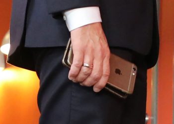 Fransa, Apple’ın yeni casus yazılım saldırısı mağdurlarını bilgilendirdiğini açıkladı.
