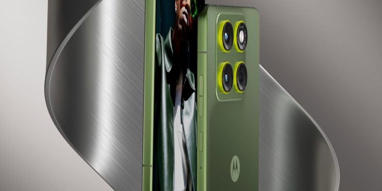 “Motorola Edge 70 Tanıtım Görseli Tasarımındaki Yeniliği Doğruladı”