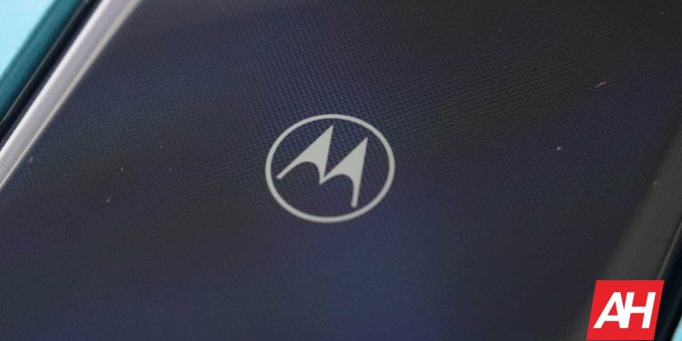 “Motorola’nın Android 16 Güncellemesi Başladı: Telefonunuz İlklerde Mi?”