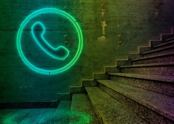 Neon: Kullanıcıların Telefon Görüşmelerini Kaydedip Verileri Satıyor