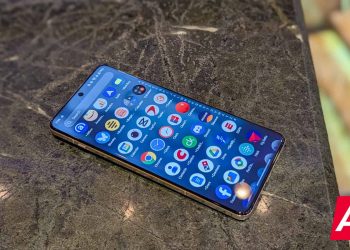 “OnePlus Yöneticisi Apple’a Gönderme Yaptı, OnePlus 15’in Yenileme Hızında Lider Olacağını Söz Verdi”