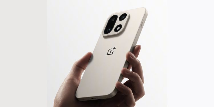 “OnePlus 15 Özellikleri Sızdırıldı: Samsung’un Eşleşemeyeceği Bir Batarya ile Amiral Gemisi Gücü”