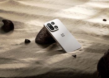 OnePlus 15 Kamera Örnekleri, Önemli Telefoto Güncellemesini Doğruluyor