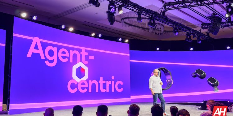 Qualcomm CEO’su: Akıllı Telefonlar Kaybolmayacak – Yapay Zeka Temsilcileri Onları Daha Akıllı Hale Getirecek