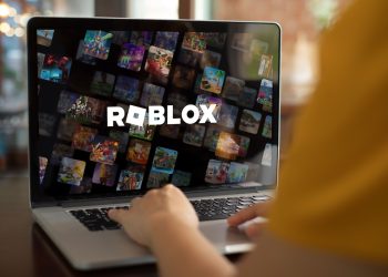 Roblox, yaş tahmin teknolojisini genişletiyor ve standart derecelendirmeler getiriyor.