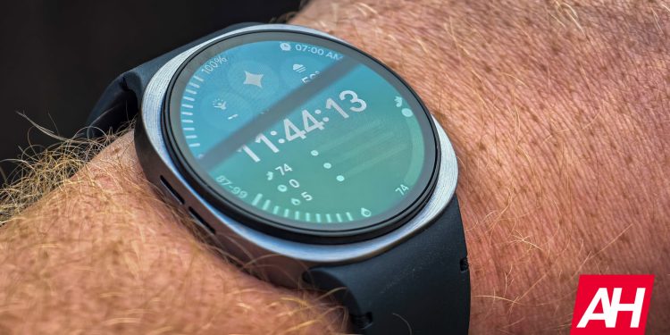 “Google Saat Uygulaması Bazı Wear OS Saatlerinden Gizemli Bir Şekilde Kayboldu”