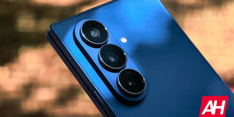 Samsung’un Üç Katlı Kamerası Sızıntısı, Güçlü 100x Zoom Özelliğini İpuçlarını Veriyor