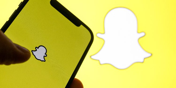 Snapchat, ücretsiz Bellek depolamasını sınırlandırdı ve ücretli planlar başlattı.