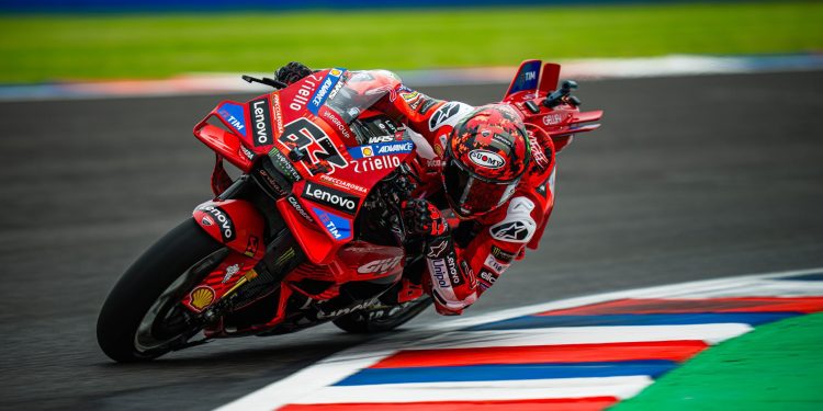 “Lenovo teknolojisi Ducati Corse’u tarihi 2025 MotoGP Üçlü Taç’a taşır: Sürücü, Takımlar ve Üreticiler Şampiyonlukları güvence altına alındı”
