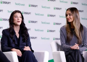 Phia Kurucuları: AI, Online Alışverişi Nasıl Değiştiriyor?