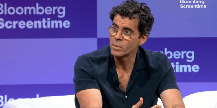 Adam Mosseri, MrBeast’in AI endişelerine yanıt verdi, uyum sağlamamız gerektiğini kabul etti.