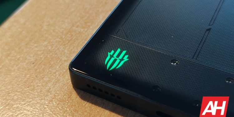 “Bu Yeni Telefon, Hem Hava Hem de Su Soğutma Sistemiyle Geliyor — Ayrıca Snapdragon 8 Elite Gen 5’e Sahip!”