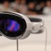 Apple, Vision Pro revizyonunu erteleyip AI gözlüklere odaklandı.