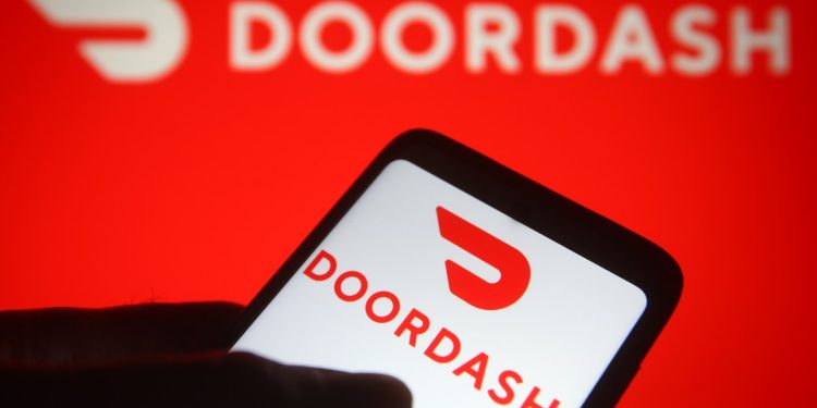 DoorDash, Kısa Video İçin Yaratıcı Program Başlattı ve AI Özellikleri Ekledi