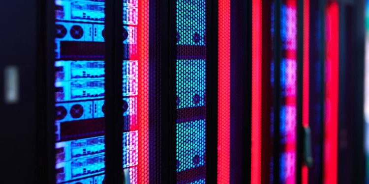 Microsoft, AWS ve Google, Çin’in tedarik zincirlerindeki rolünü azaltmaya çalışıyor.