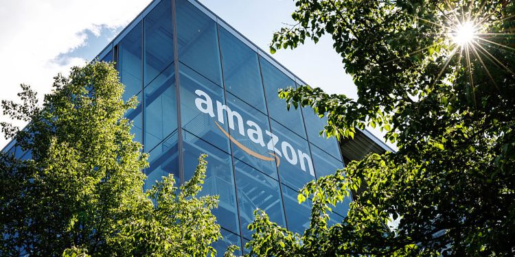 Amazon’un 30,000 kurumsal iş gücünü azaltmayı planladığı bildiriliyor.