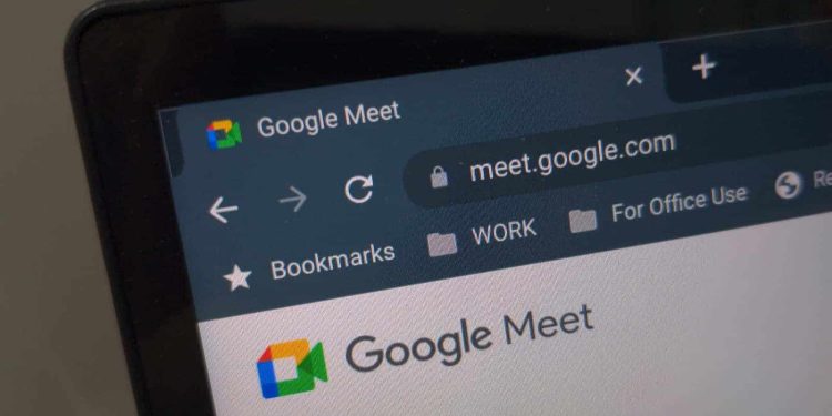 “Google Meet’in Yeni Yapay Zeka Makyaj Aracı, Beklenmedik Görüşmeler İçin Kurtarıcı”