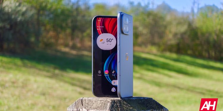 “Katlanabilir Telefonların İkinci El Değeri Normal Akıllı Telefonlardan Daha Fazla Düşüyor”