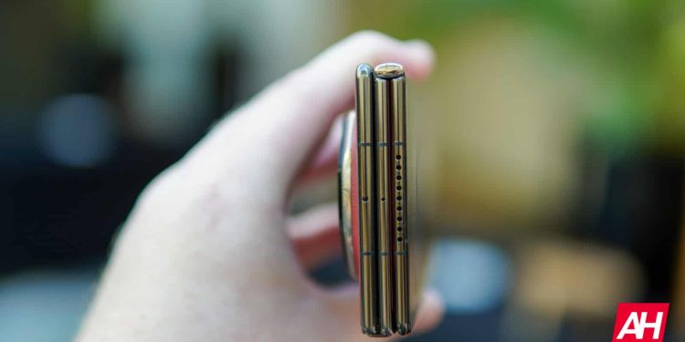 Samsung’un Çarpıcı Üç Katlanabilir Akıllı Telefonunu Tanıtıyor — Ne Zaman Beklenmeli?