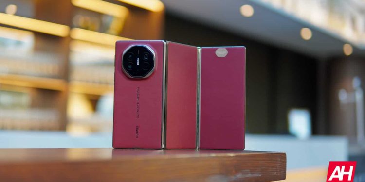 Samsung’un İlk Üç Katlanabilir Telefonu Beklenenden Daha Fazla Ülkede Piyasaya Çıkacak