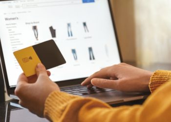 Adobe: 2025 Yılında AI Destekli Online Alışveriş %520 Artacak