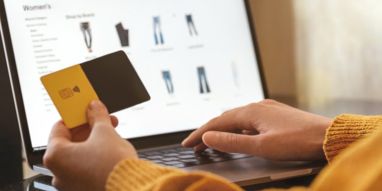 Adobe: 2025 Yılında AI Destekli Online Alışveriş %520 Artacak