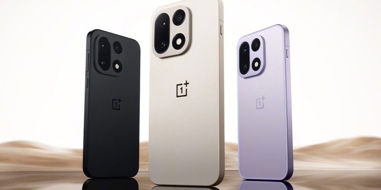 OnePlus 15 Renk Seçenekleri Yeni Resimlerle Ortaya Çıktı