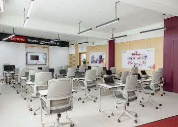 NIS ve Lenovo, Kazakistan’da son teknoloji eğitim teknolojileri sınıfını tanıttı.