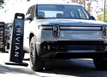 Rivian, 2025 için en iyi senaryoda satışlarının %16 düşmesini bekliyor.