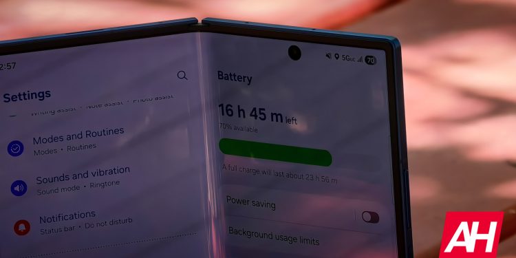 Samsung’un Kendini Onaran Ekran Patenti, Katlanabilir Sensör Sorununu Çözüyor