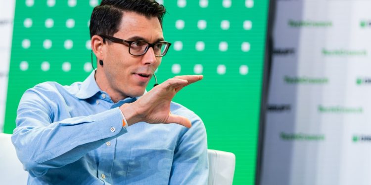 Rivian CEO’su, R2 lansmanı öncesi pazarlama direktörlüğüne geçiş yaptı.
