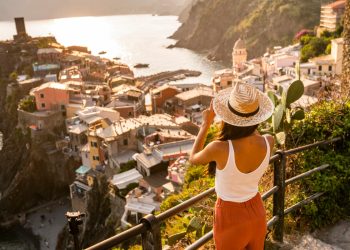 Tatile gitmekten vazgeçenler için: Yeni uygulama, tatil fotoğraflarınızı sahteleyip üretiyor!