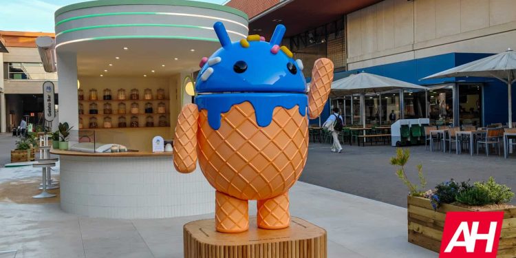 “Cadılar Bayramı, Google’ın Android Heykellerini Yakalar”