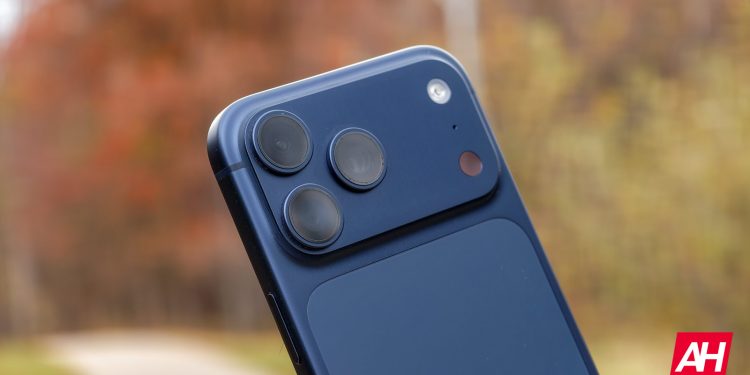 iPhone 18 Pro, Nothing Phone’dan Esinlenen Şeffaf Tasarım Özelliğiyle Gelebilir