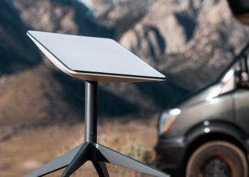 SpaceX’in Starlink’i 8 milyon müşteriye ulaştı, daha fazla spektrum ve havayolları kazandı.