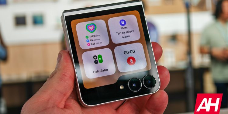 Samsung, Galaxy Z Flip 7 ve Flip 7 FE için One UI 8.5’i Test Ediyor