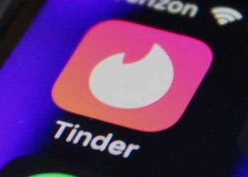 Tinder, Kullanıcıları Tanımak İçin AI ve Kamera Roll’a Erişecek
